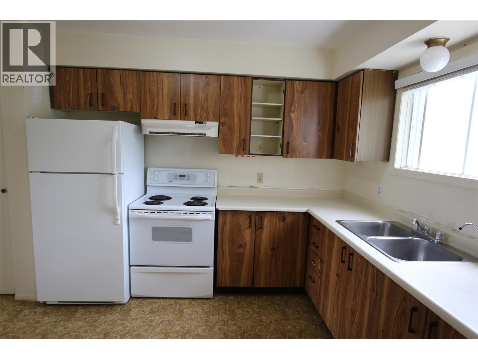 256 Spieker Avenue - 7