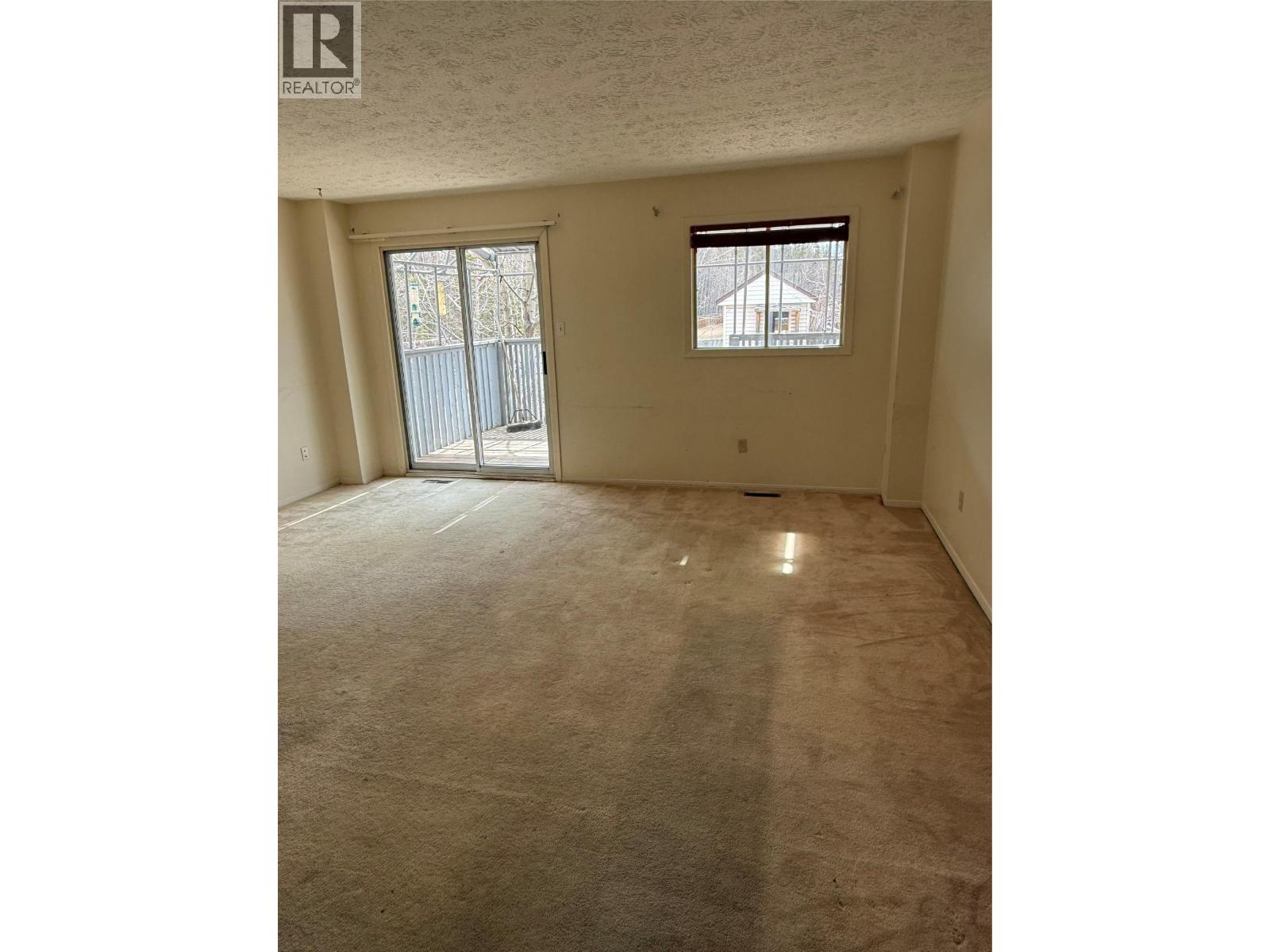 256 Spieker Avenue - 10
