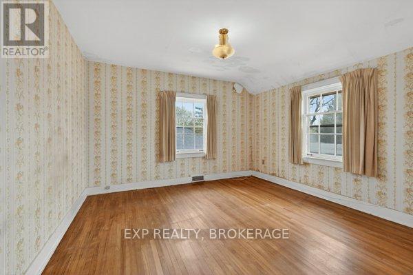 11 CARRUTHERS AVENUE - 16