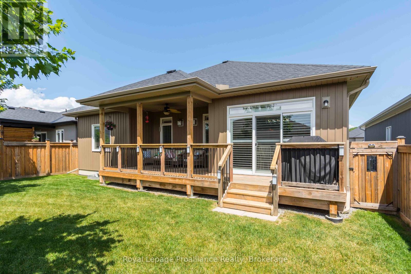 80 AMBROSIA TERRACE - 33