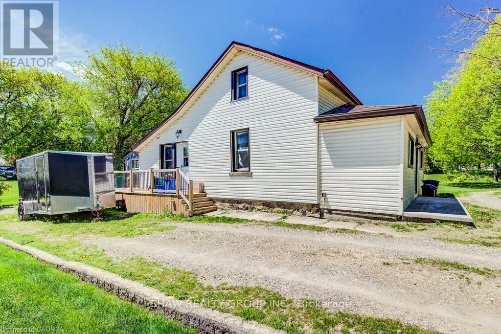 21 MAIN STREET W - 34