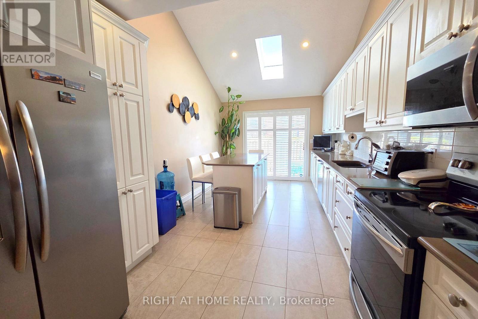 174 RIVERWALK PLACE - 11