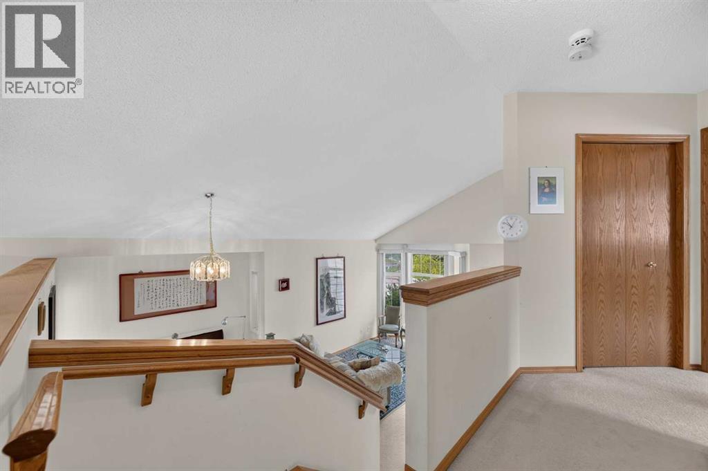 76 Hawkmount Close NW — photo 13