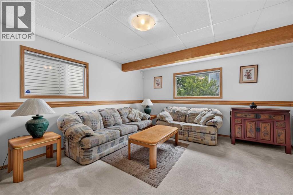 76 Hawkmount Close NW — photo 21