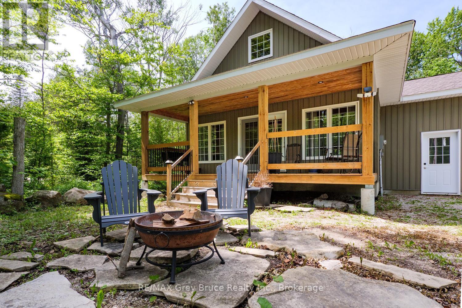 73 MAPLE DRIVE - 30