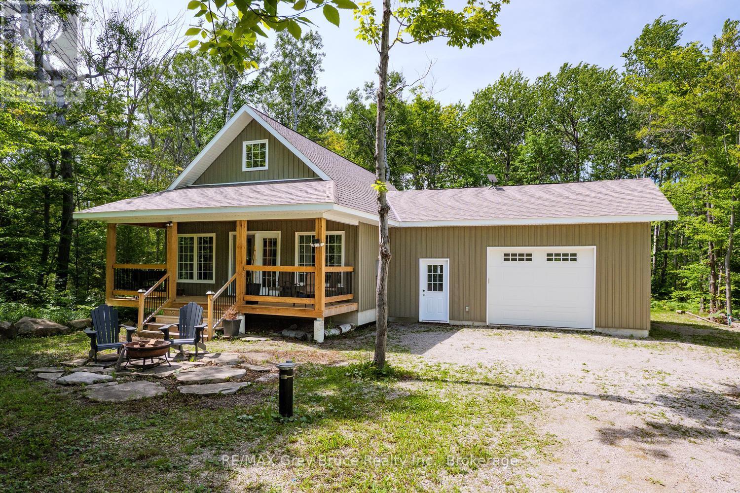 73 MAPLE DRIVE - 38