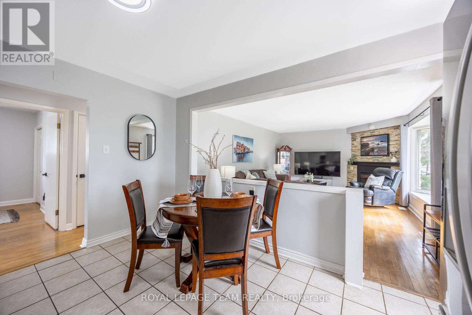 5 Bed, 2 Bath House for Sale in Ottawa – 1293 WOODSIDE DRIVE, Ottawa – MLS# X13467200 - Image 11