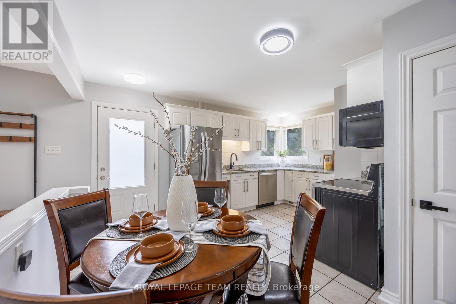 5 Bed, 2 Bath House for Sale in Ottawa – 1293 WOODSIDE DRIVE, Ottawa – MLS# X13467200 - Image 12