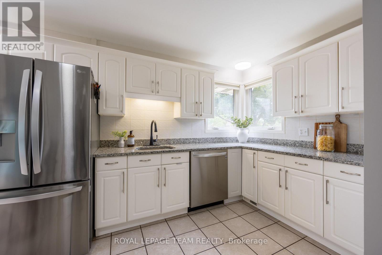5 Bed, 2 Bath House for Sale in Ottawa – 1293 WOODSIDE DRIVE, Ottawa – MLS# X13467200 - Image 14
