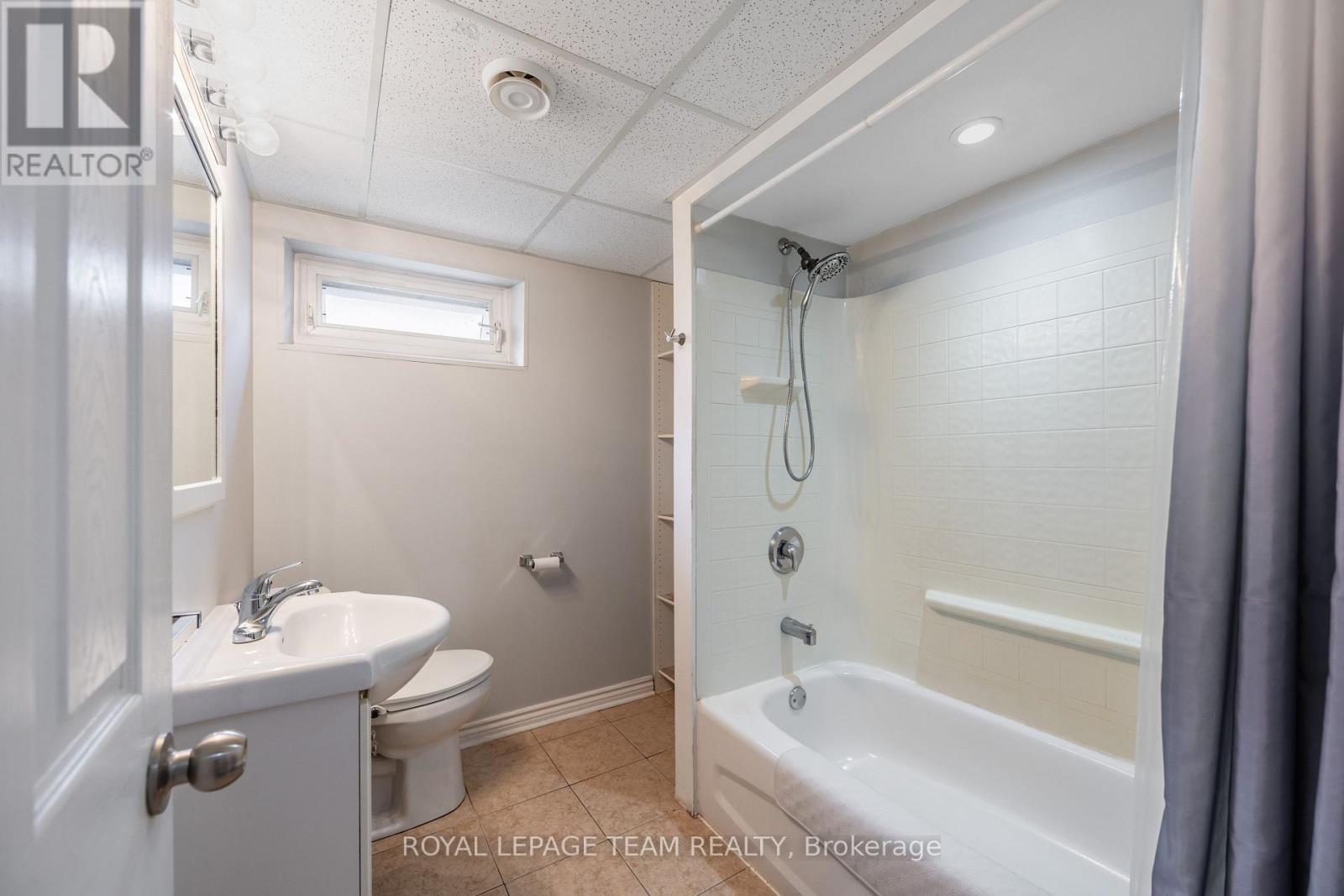 5 Bed, 2 Bath House for Sale in Ottawa – 1293 WOODSIDE DRIVE, Ottawa – MLS# X13467200 - Image 40
