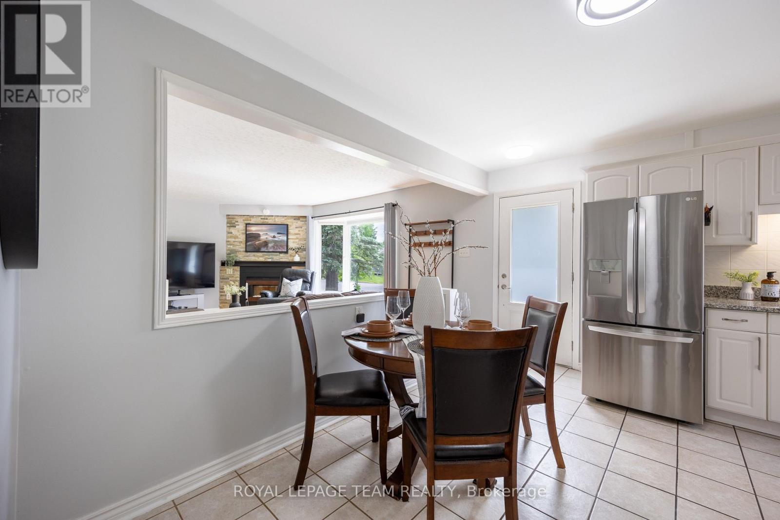 5 Bed, 2 Bath House for Sale in Ottawa – 1293 WOODSIDE DRIVE, Ottawa – MLS# X13467200 - Image 6