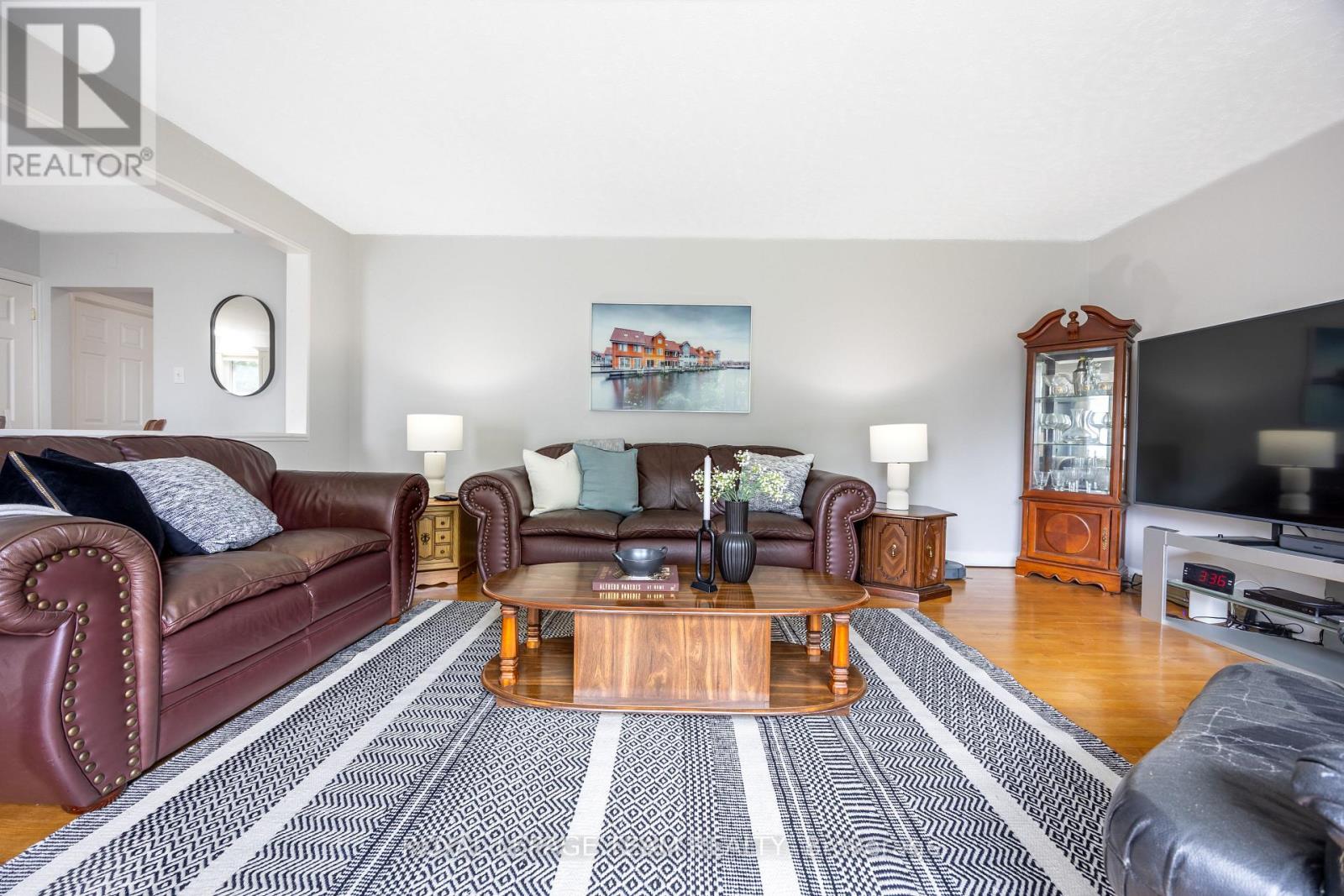 5 Bed, 2 Bath House for Sale in Ottawa – 1293 WOODSIDE DRIVE, Ottawa – MLS# X13467200 - Image 9