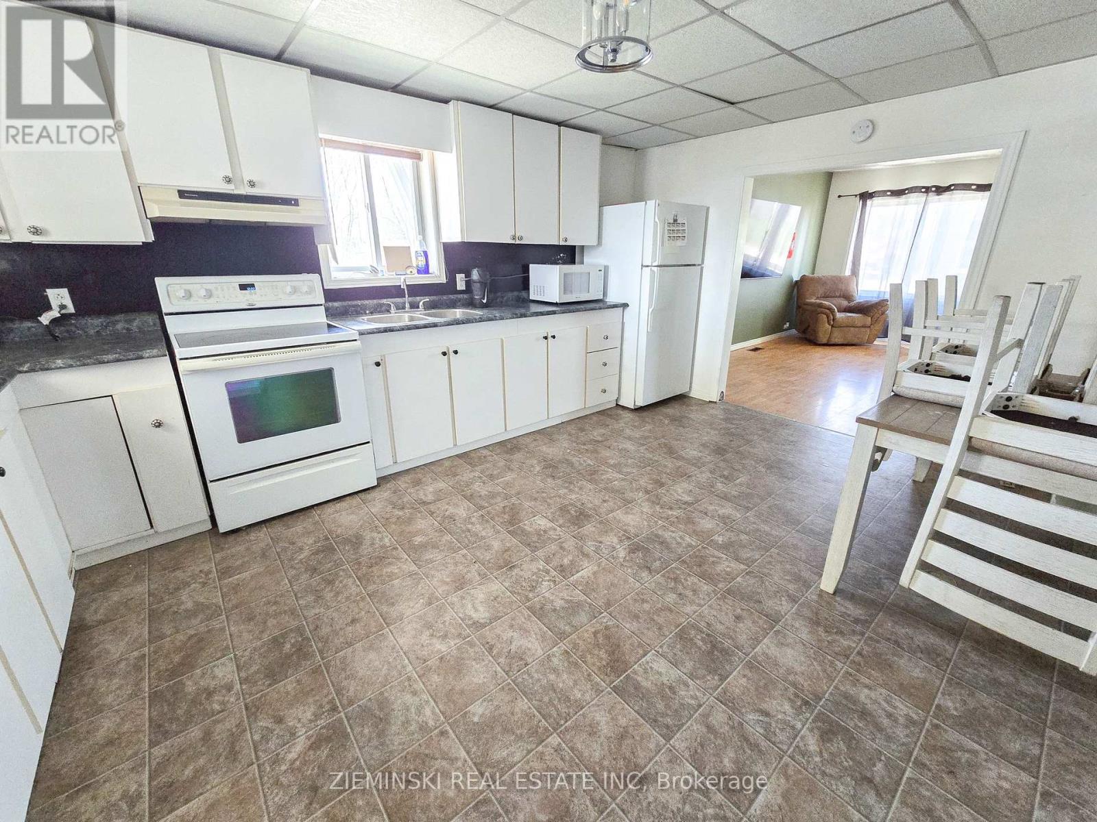 554 JAMES STREET - 11