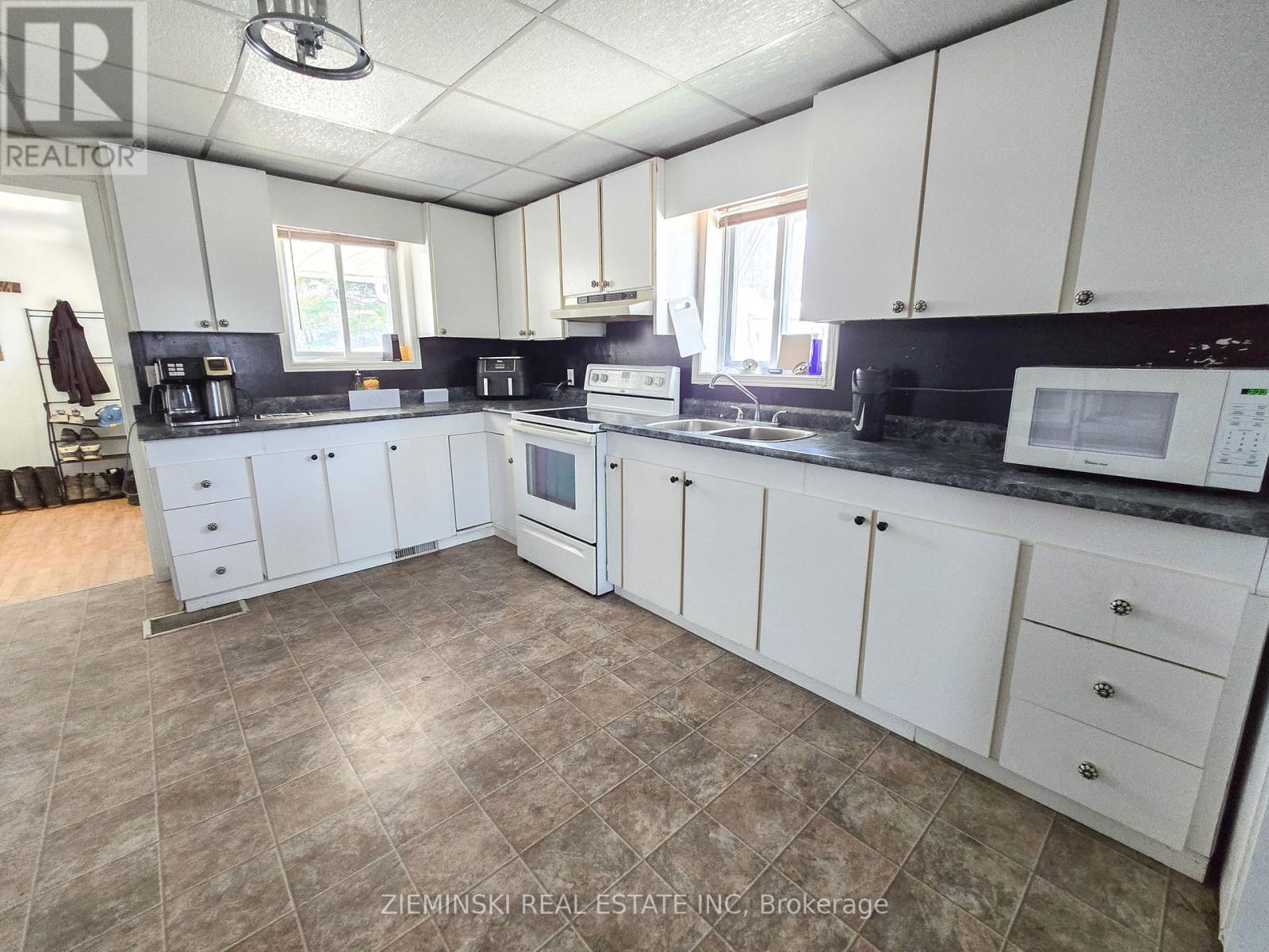 554 JAMES STREET - 12