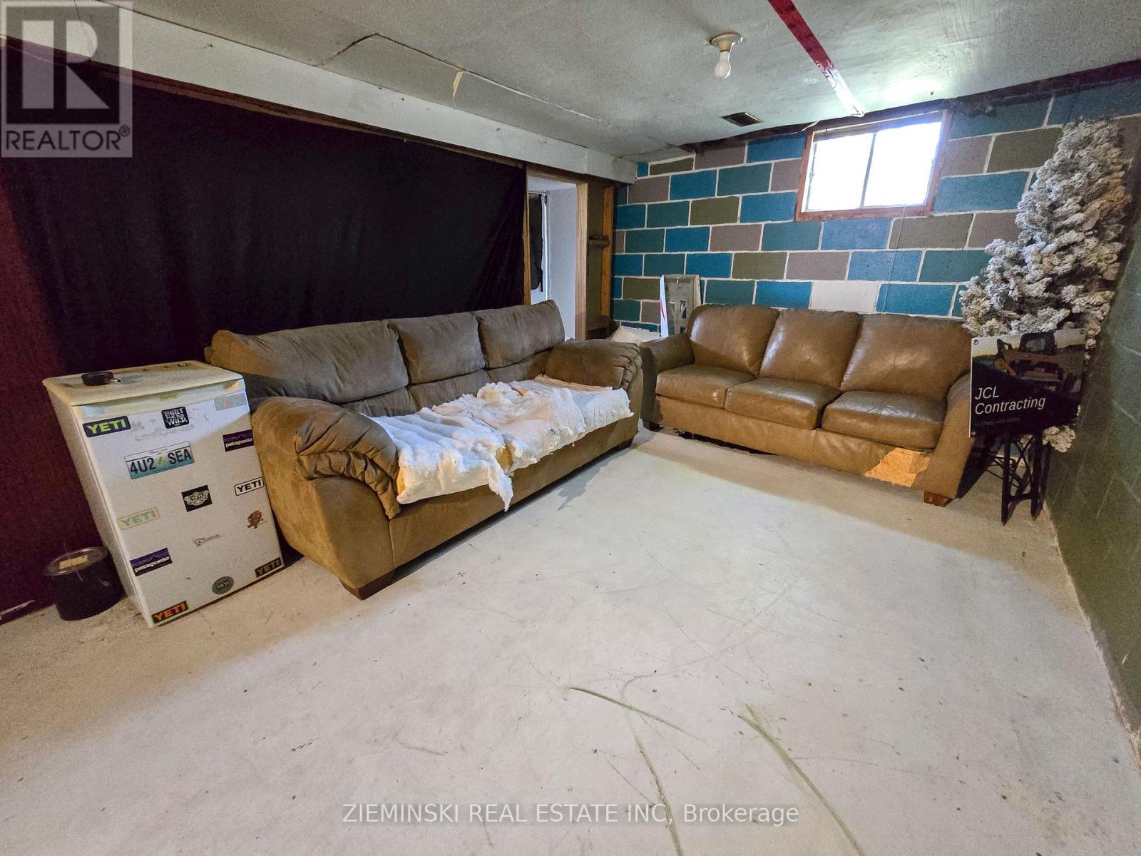 554 JAMES STREET - 14