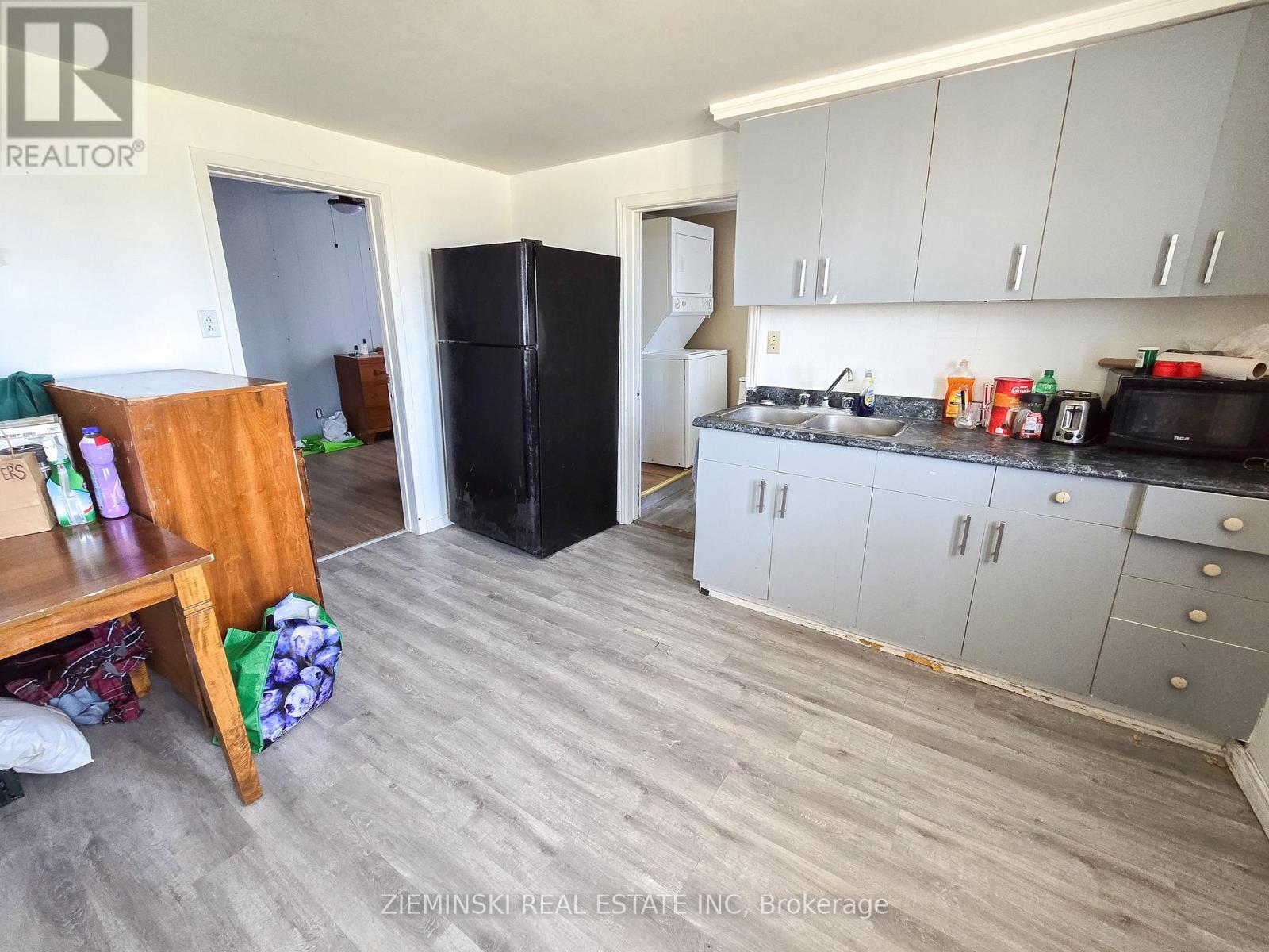 554 JAMES STREET - 19