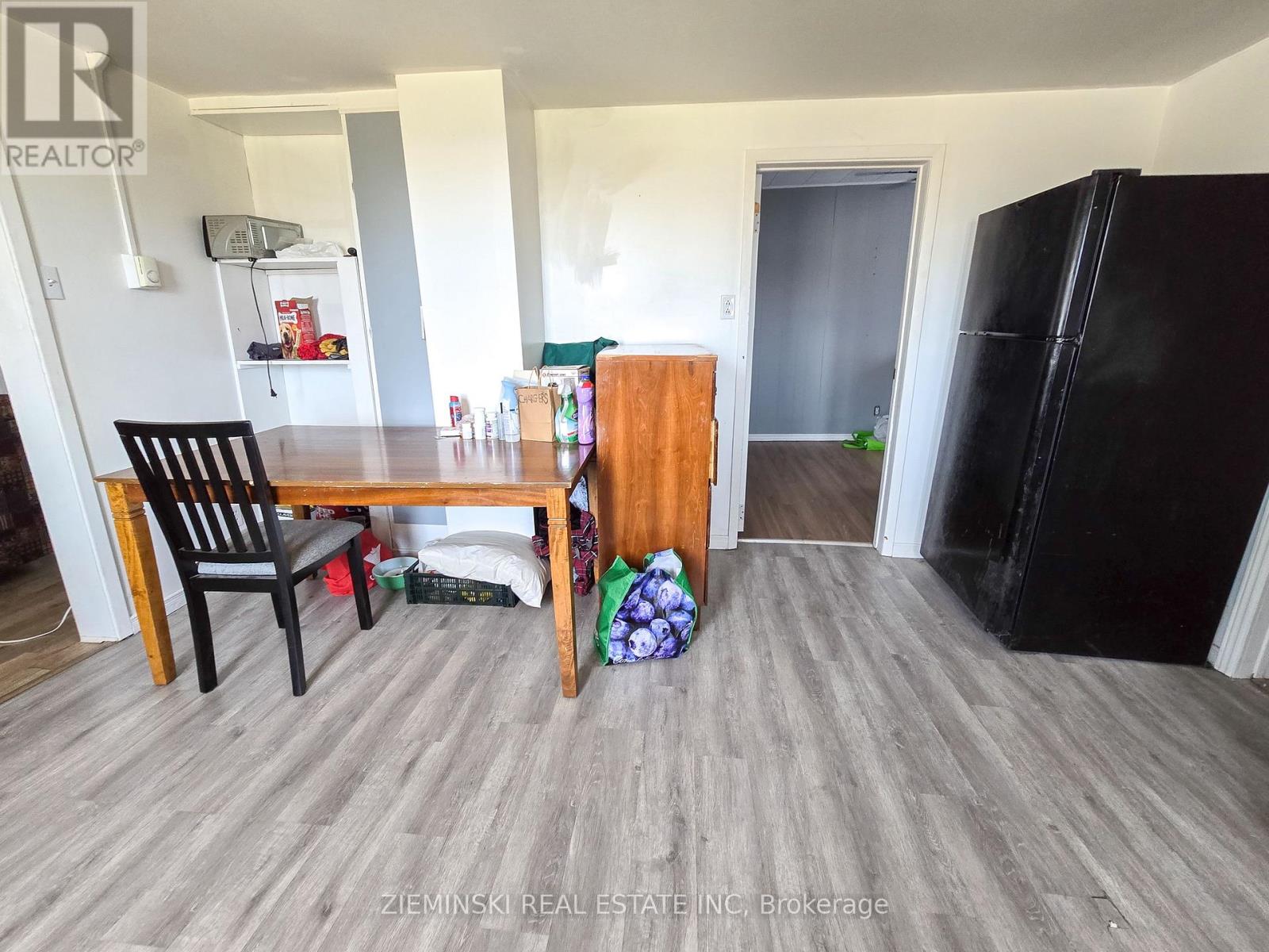 554 JAMES STREET - 20