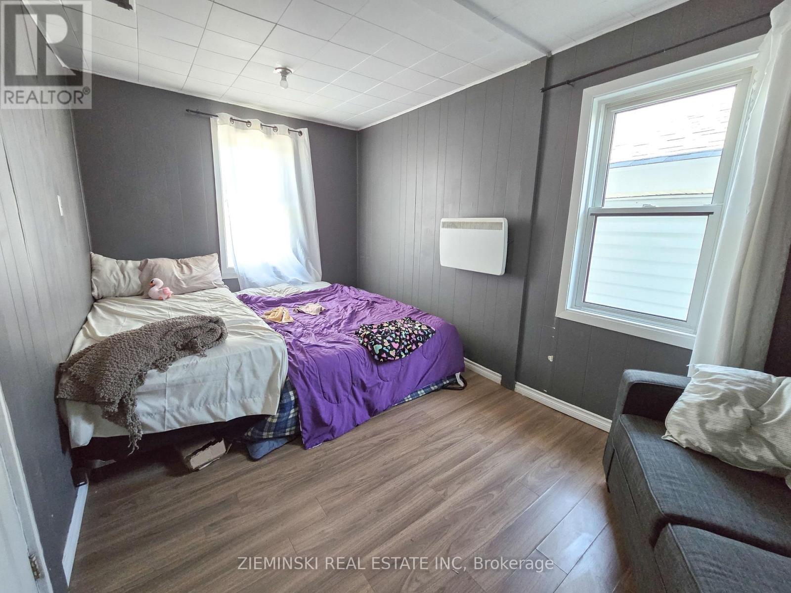 554 JAMES STREET - 26