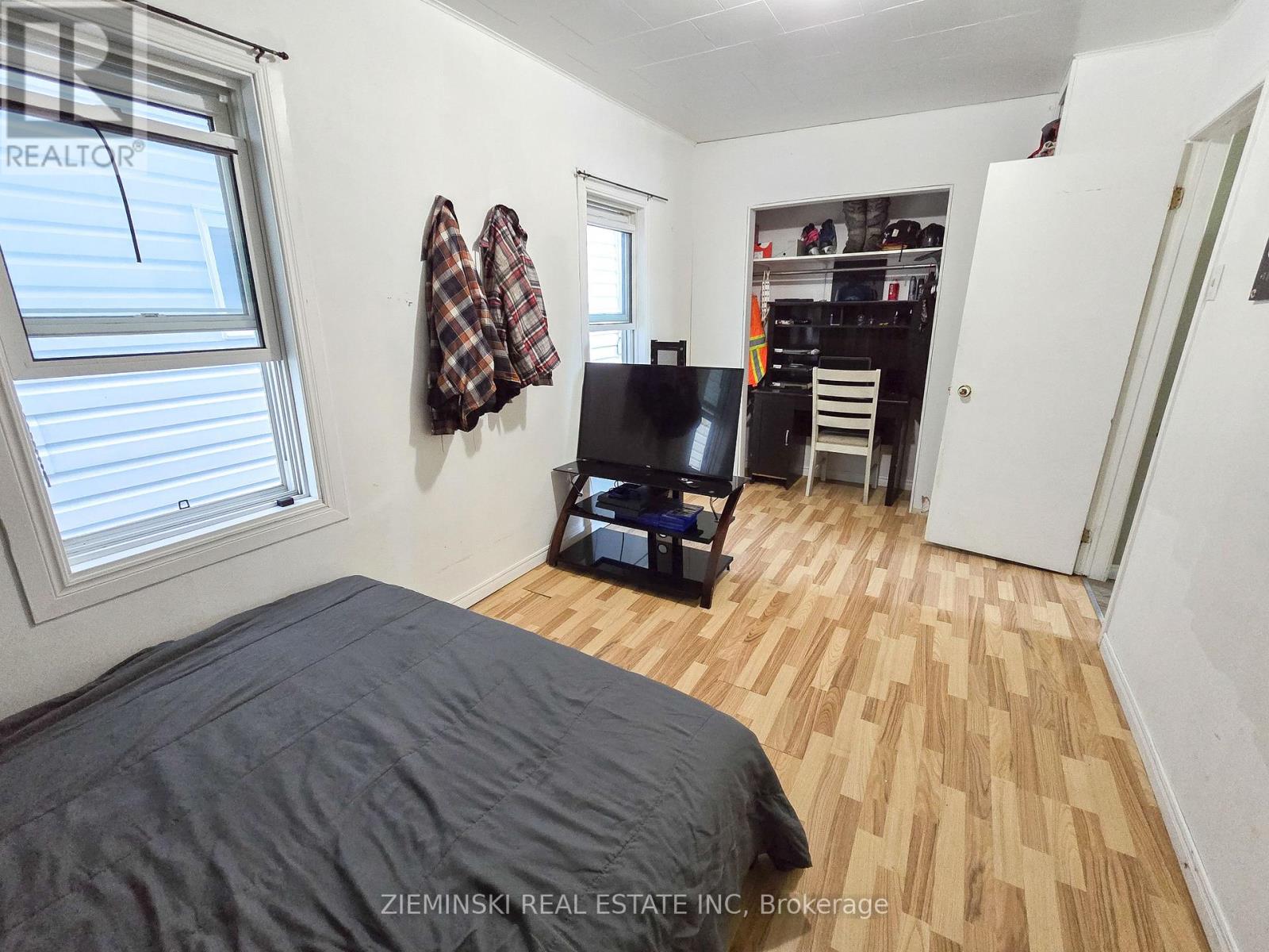554 JAMES STREET - 9