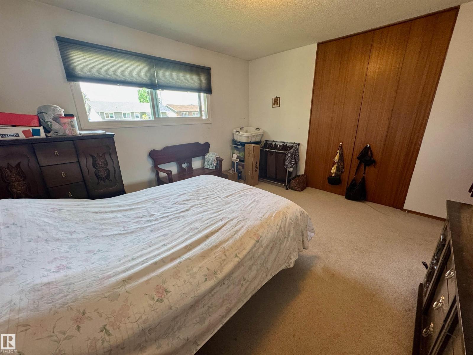 4433 48 AV — photo 11