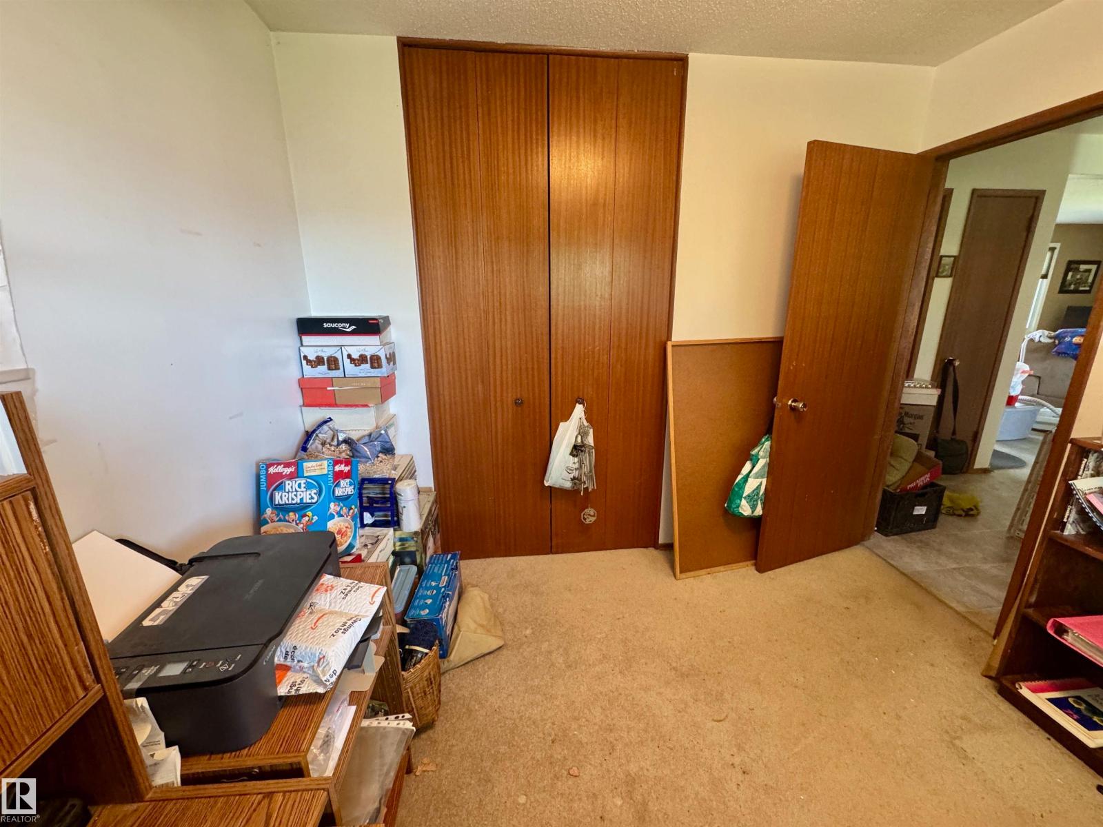 4433 48 AV — photo 15