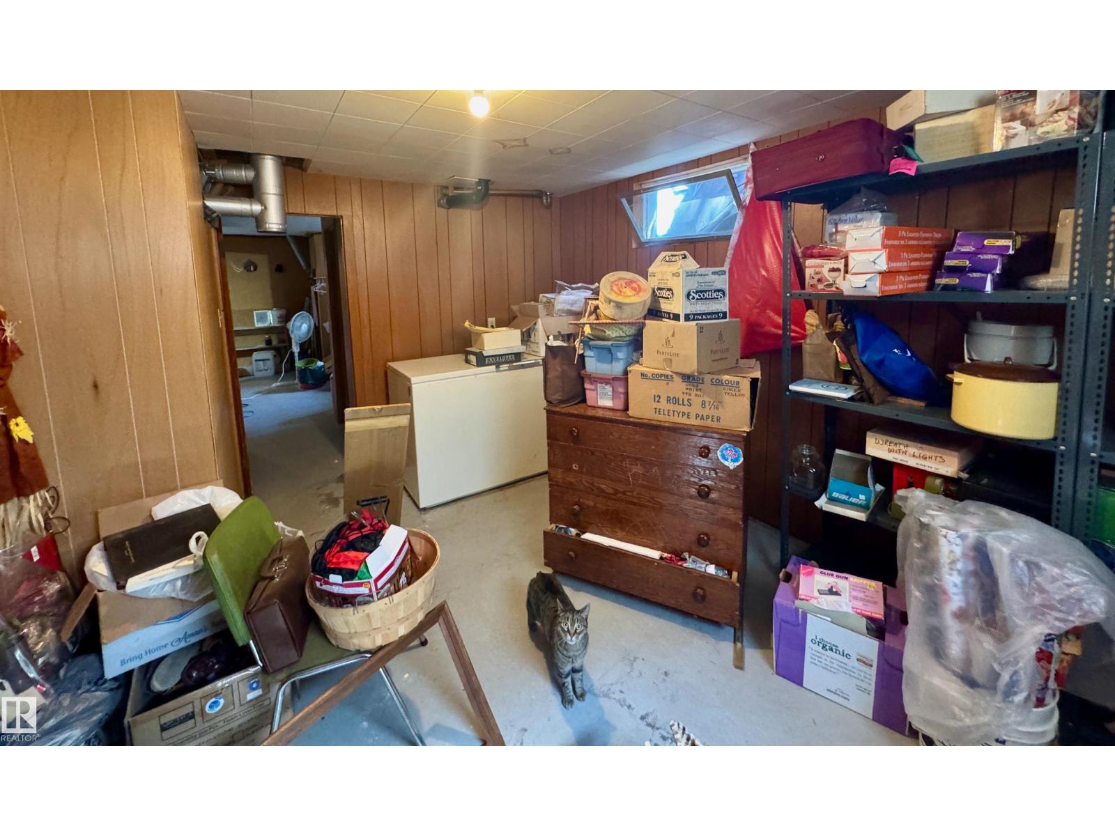 4433 48 AV — photo 17