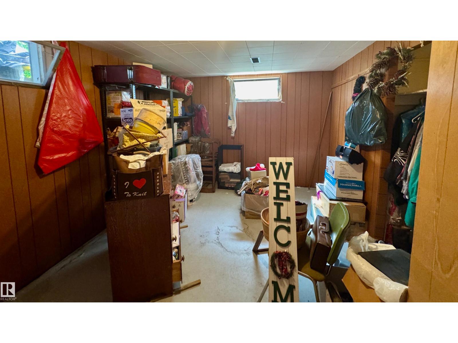 4433 48 AV — photo 18