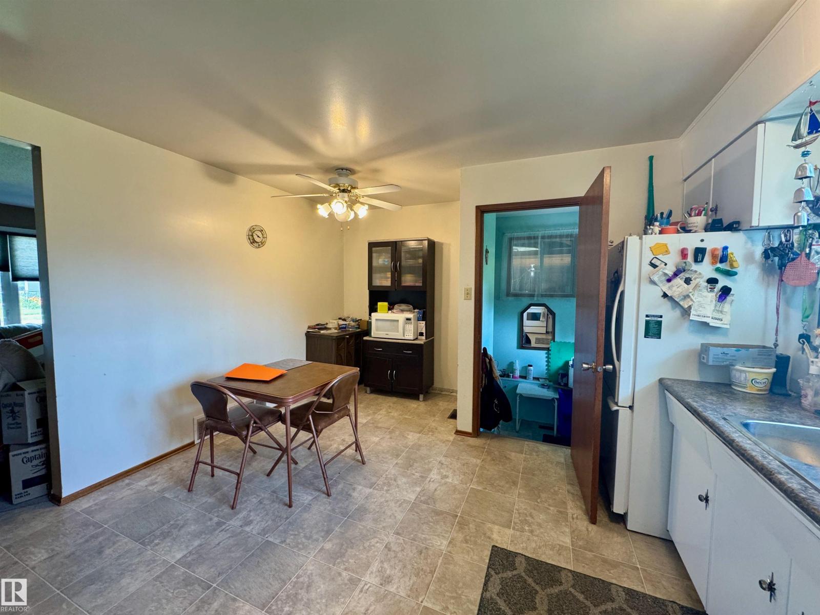 4433 48 AV - photo 5