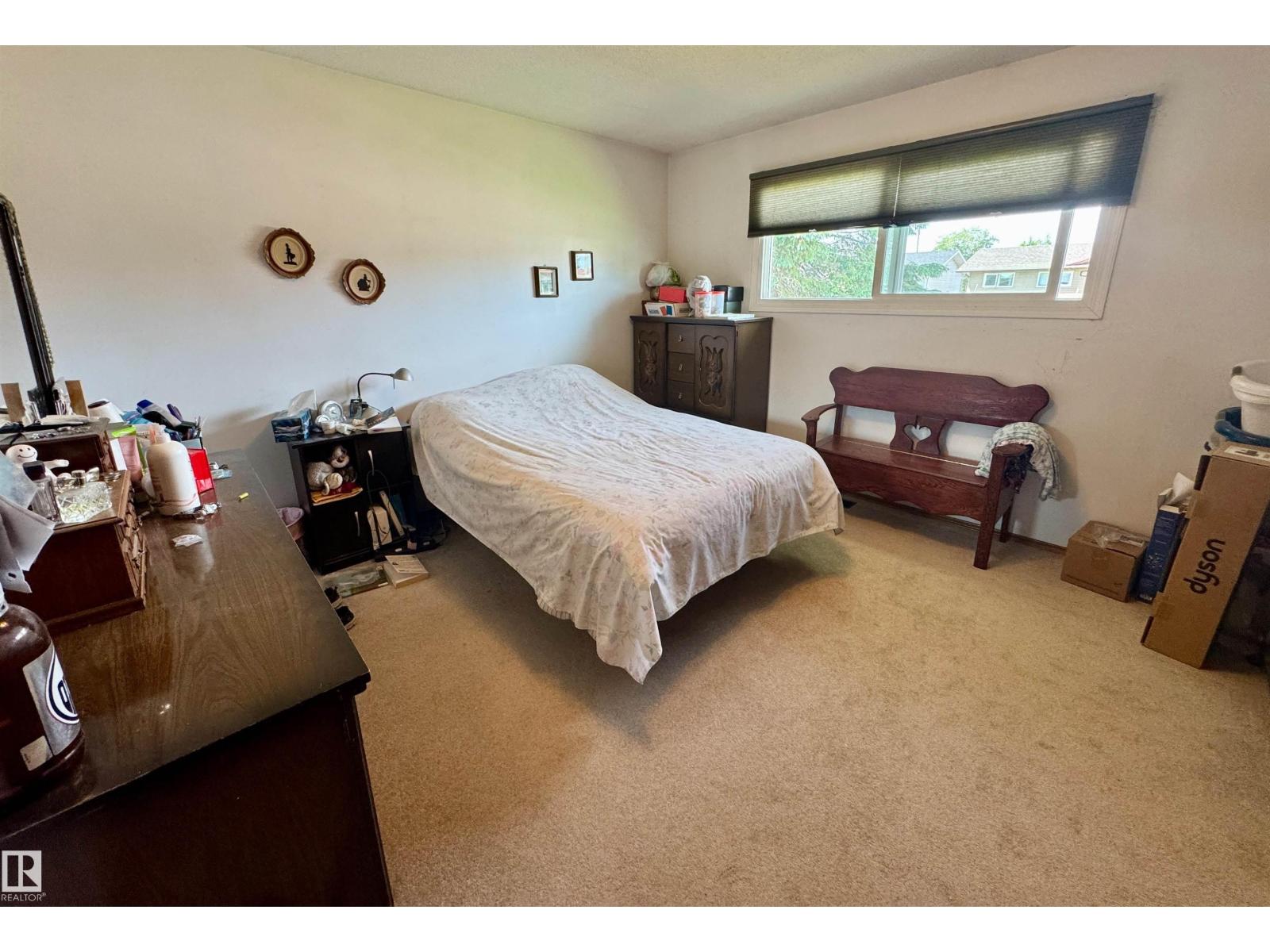 4433 48 AV — photo 9