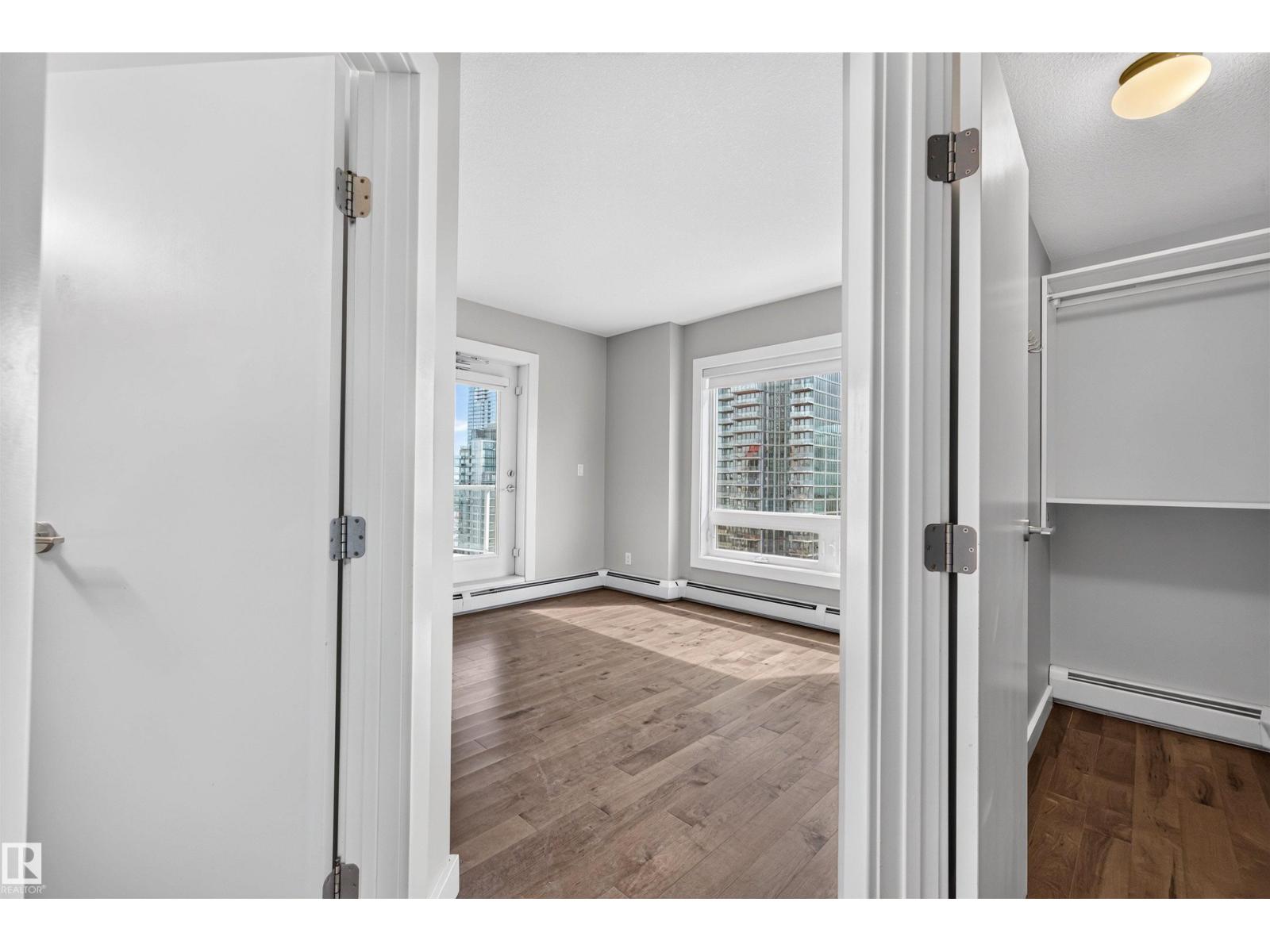 #2902 10152 104 ST NW - 32