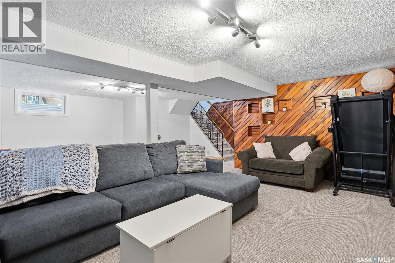 1317 East CENTRE — photo 31