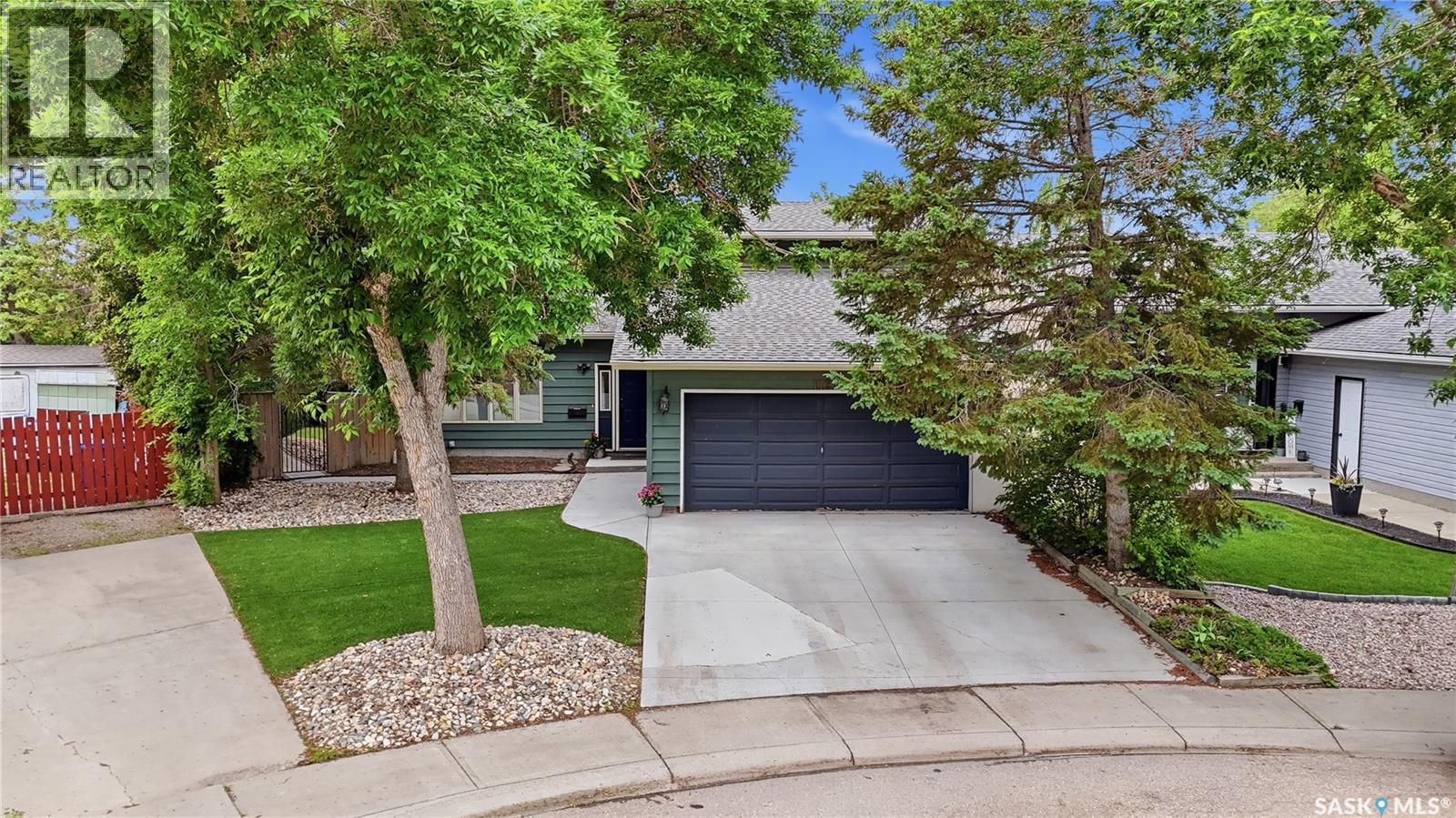 1122 Bayda CRESCENT - 1