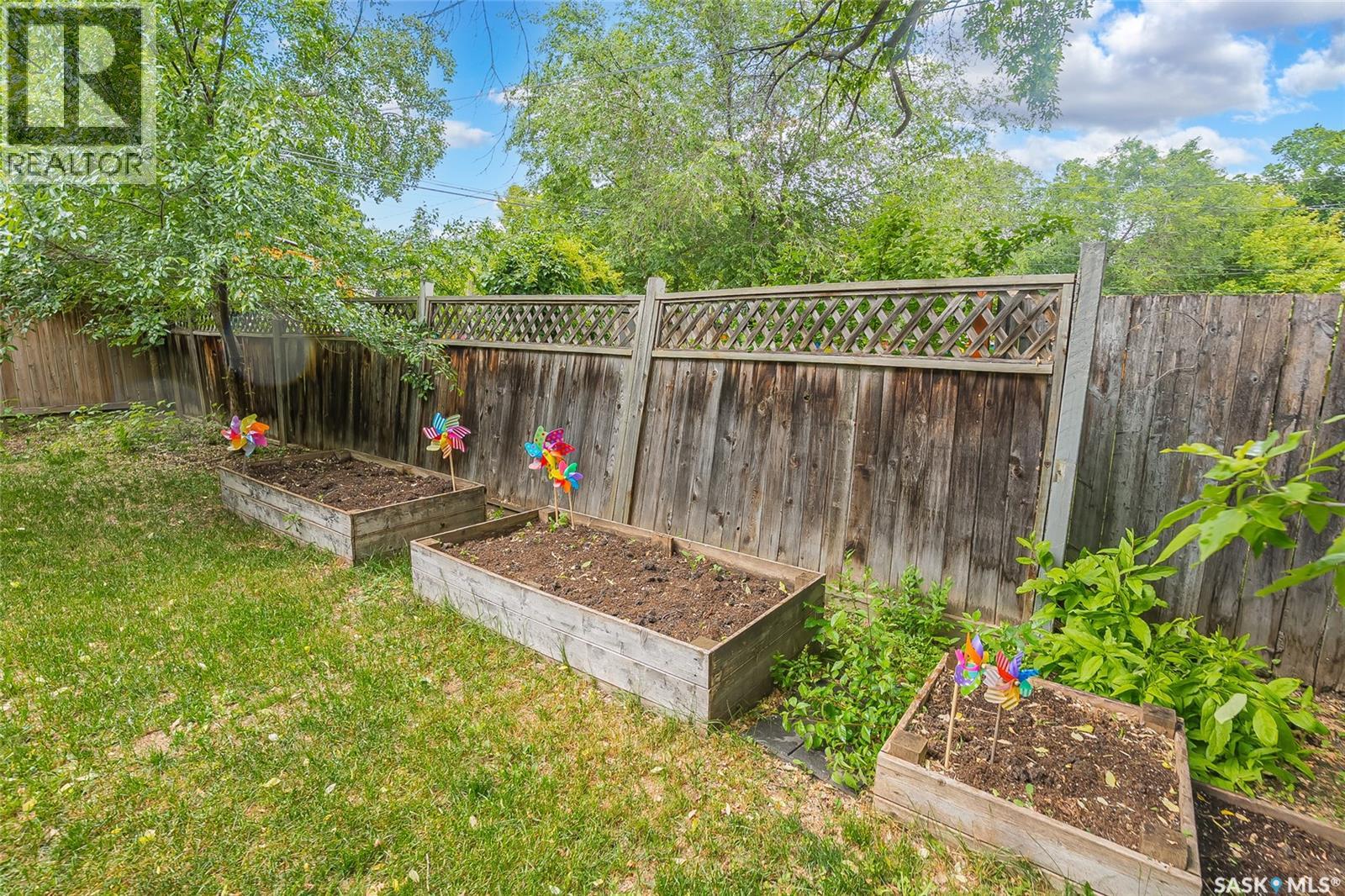 519 G AVENUE S — photo 11