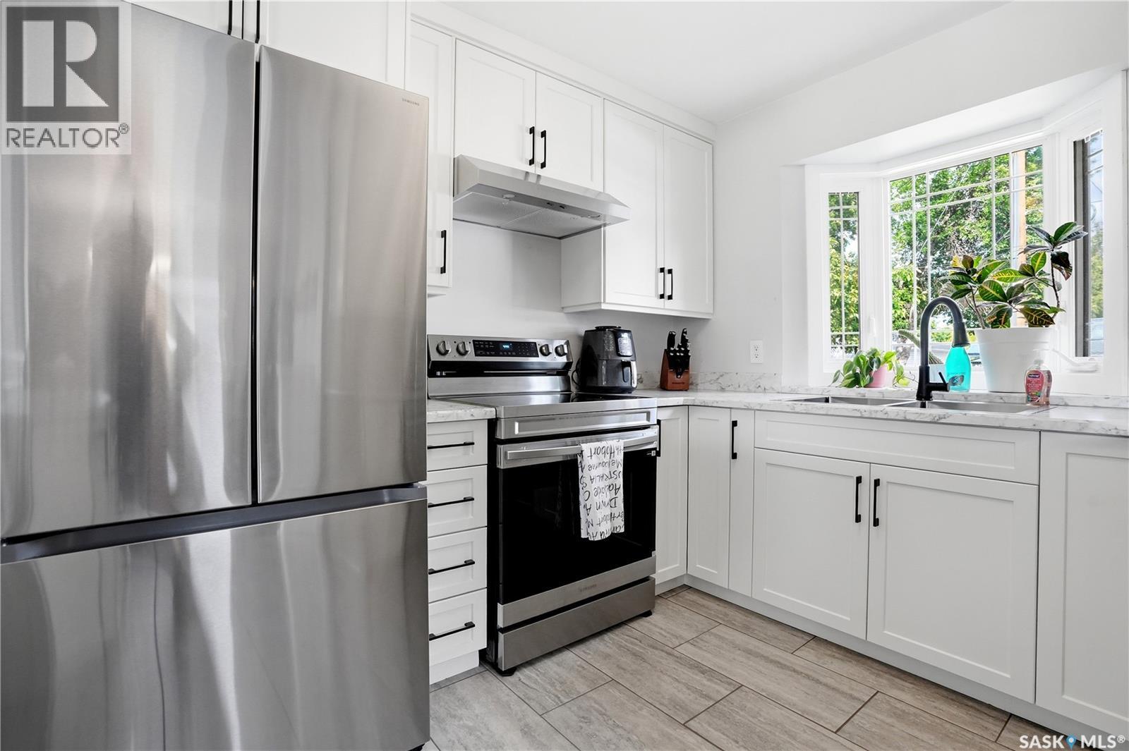 1145 Simpson AVENUE — photo 12