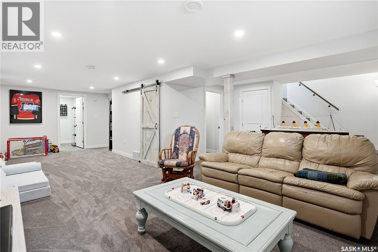 1145 Simpson AVENUE — photo 28