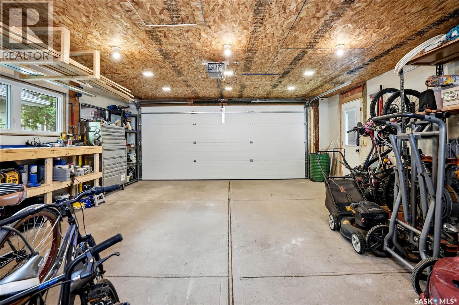 1145 Simpson AVENUE — photo 46