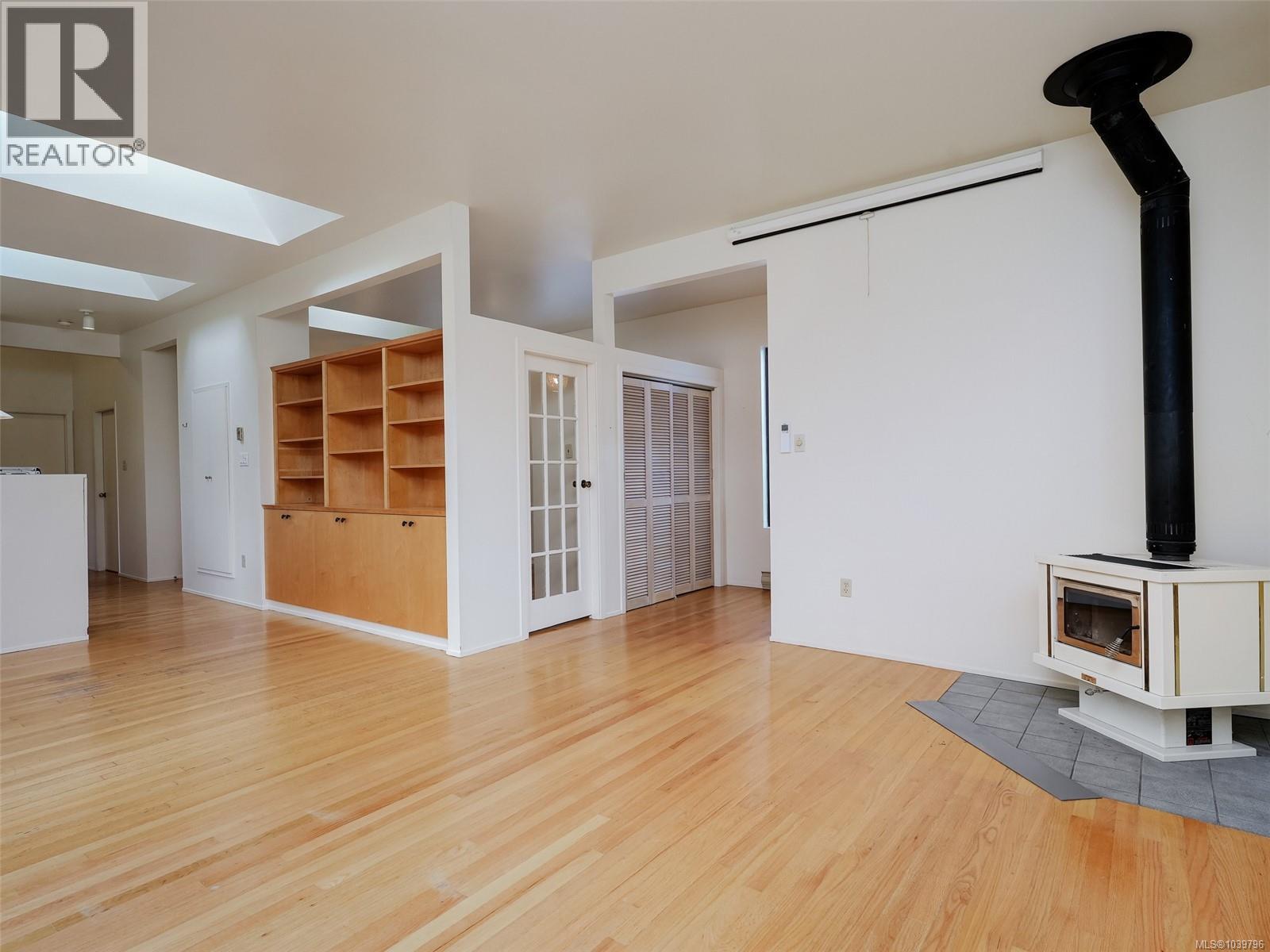 1607 Rebecca St - 10