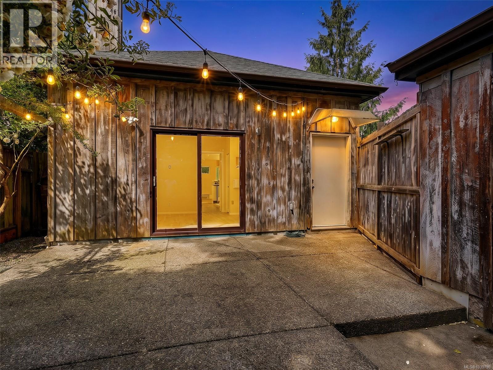 1607 Rebecca St - 1