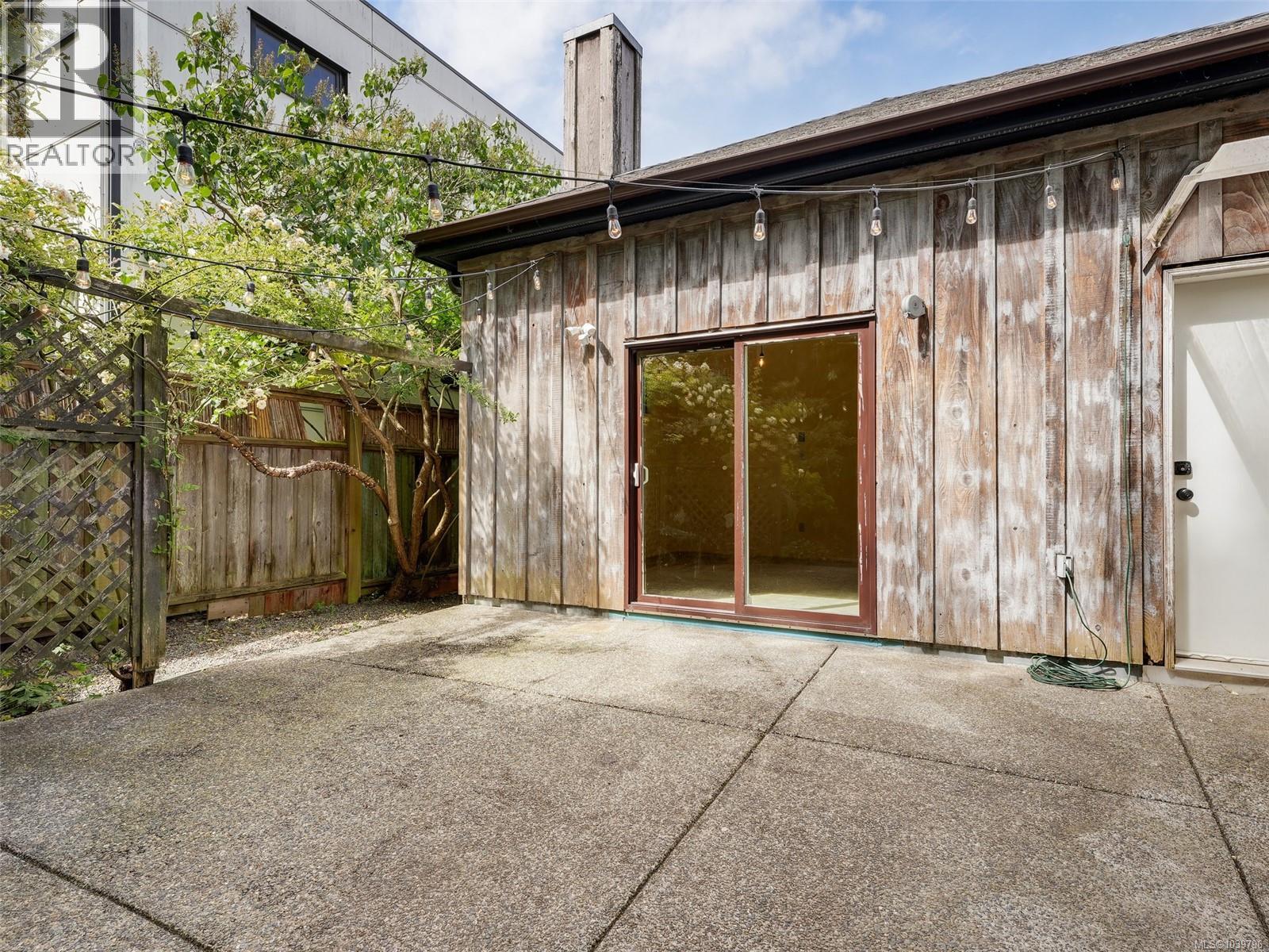 1607 Rebecca St - 27