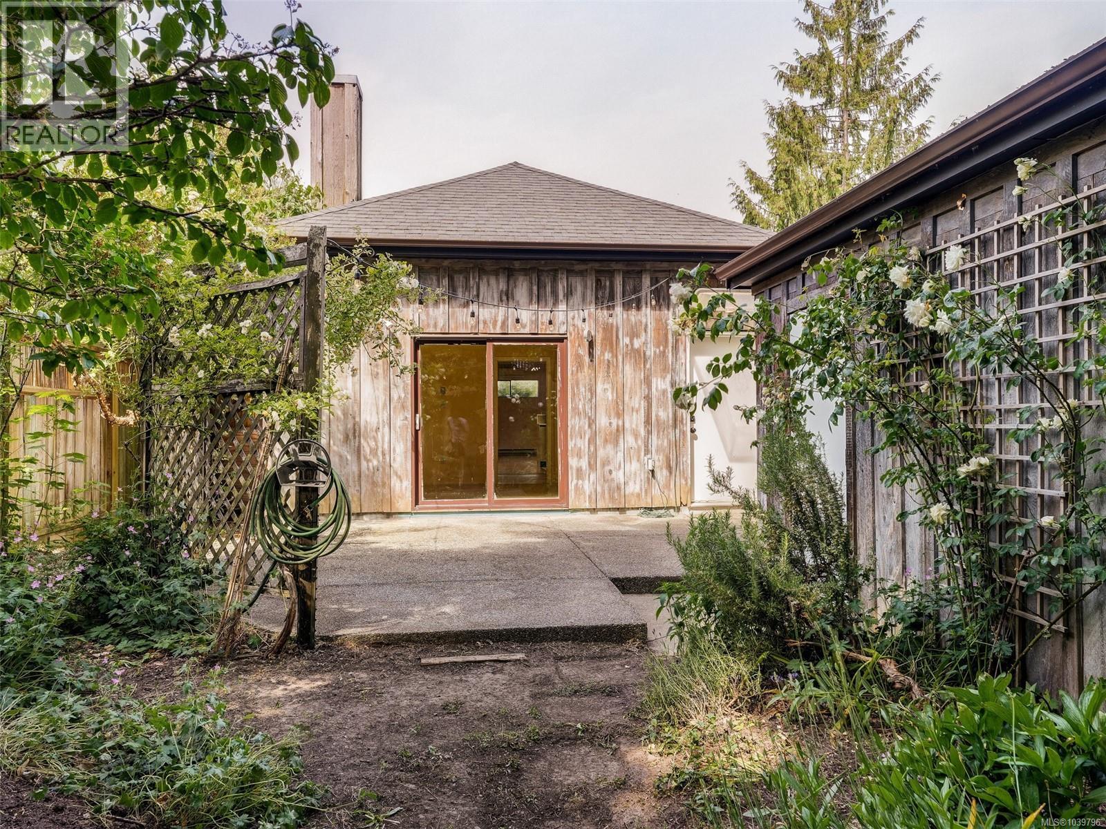 1607 Rebecca St - 30