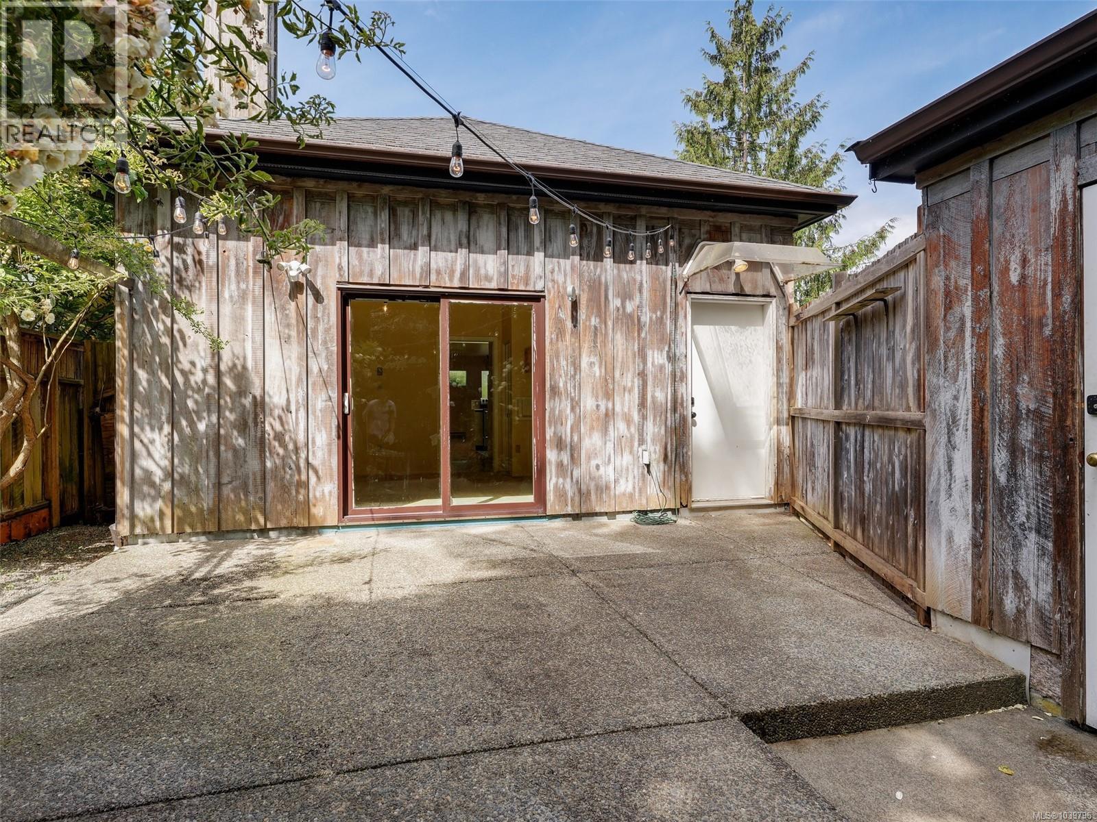 1607 Rebecca St - 26