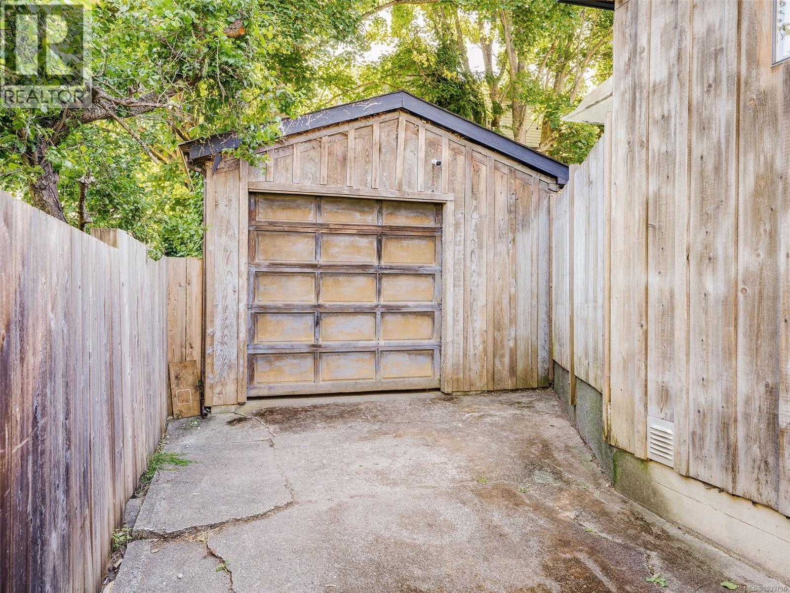 1607 Rebecca St - 35
