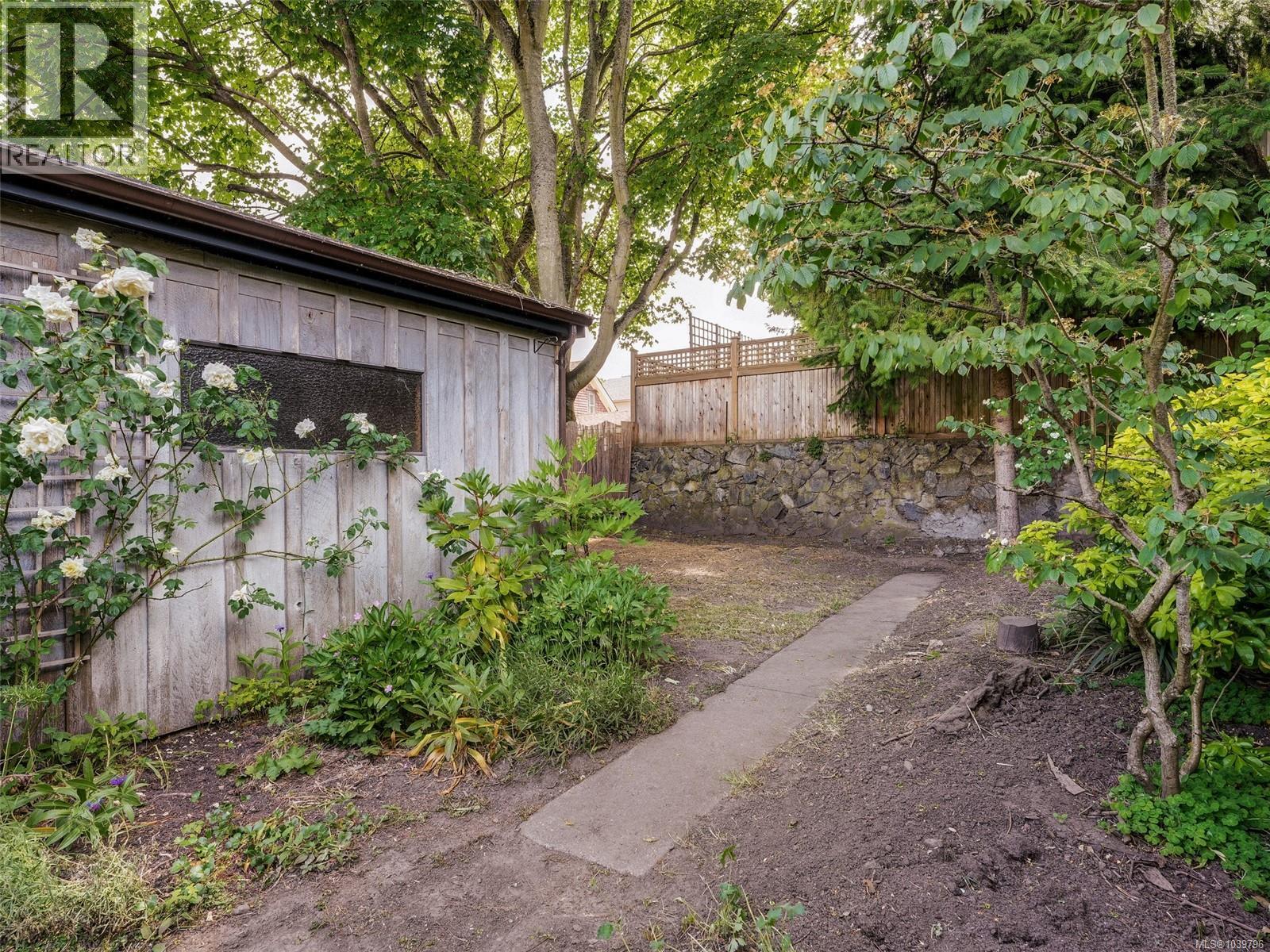 1607 Rebecca St - 31