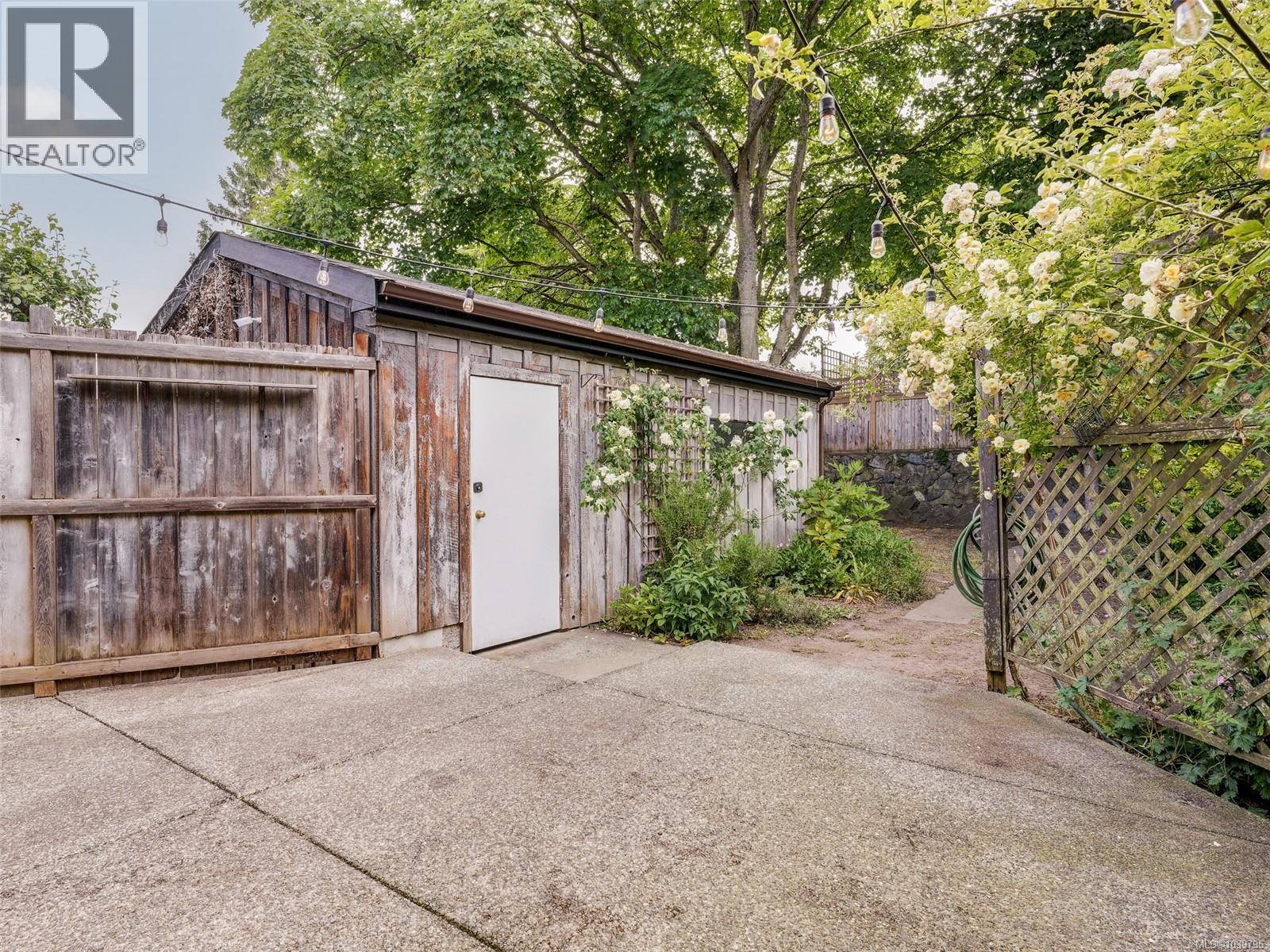 1607 Rebecca St - 29