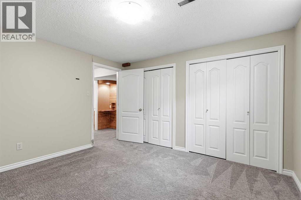 5613 37 Street — photo 33