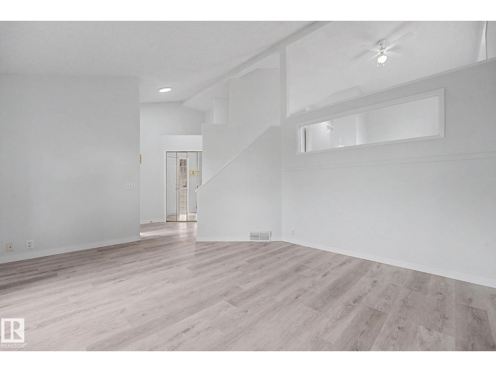 3704 39 AV NW — photo 10