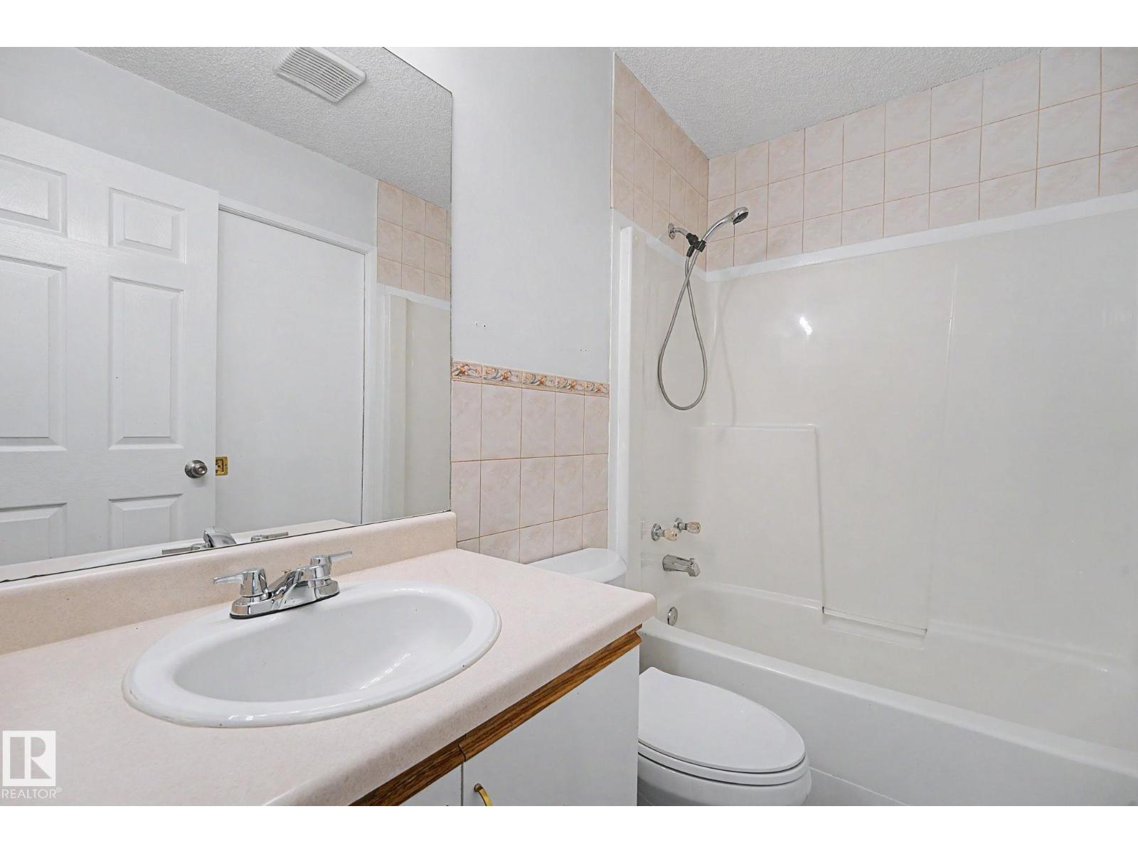3704 39 AV NW — photo 20