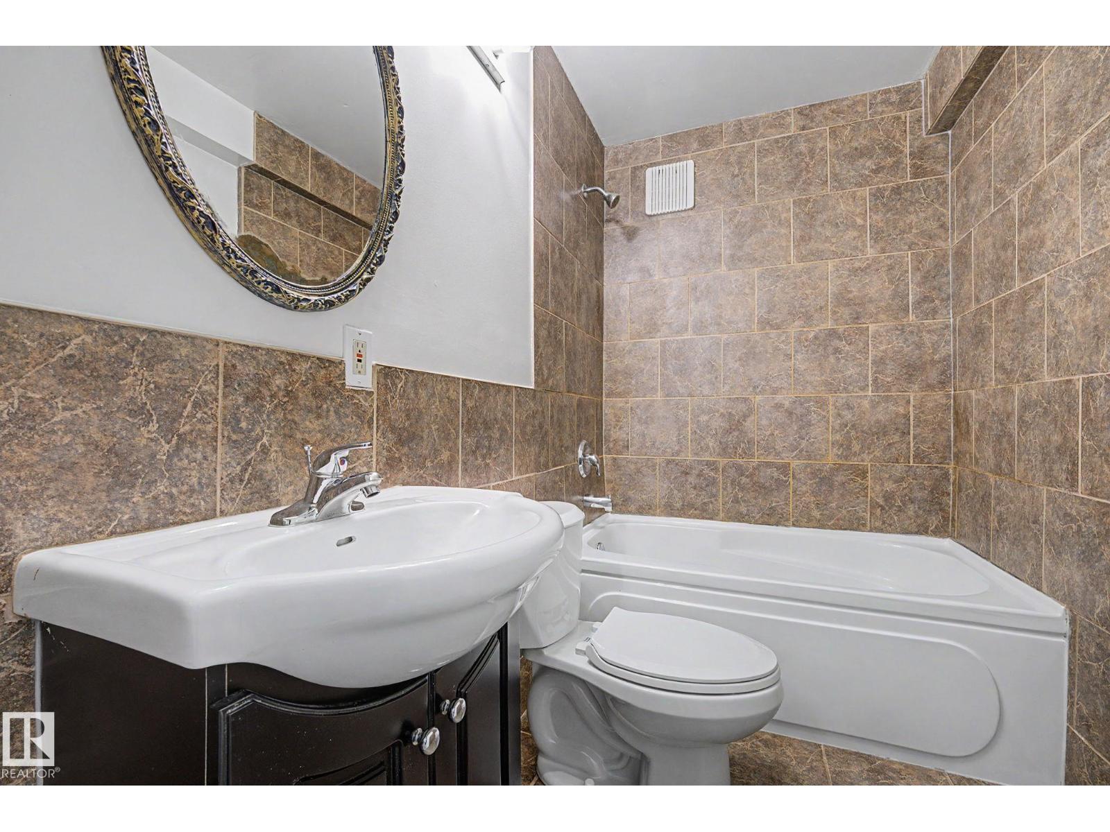 3704 39 AV NW — photo 43