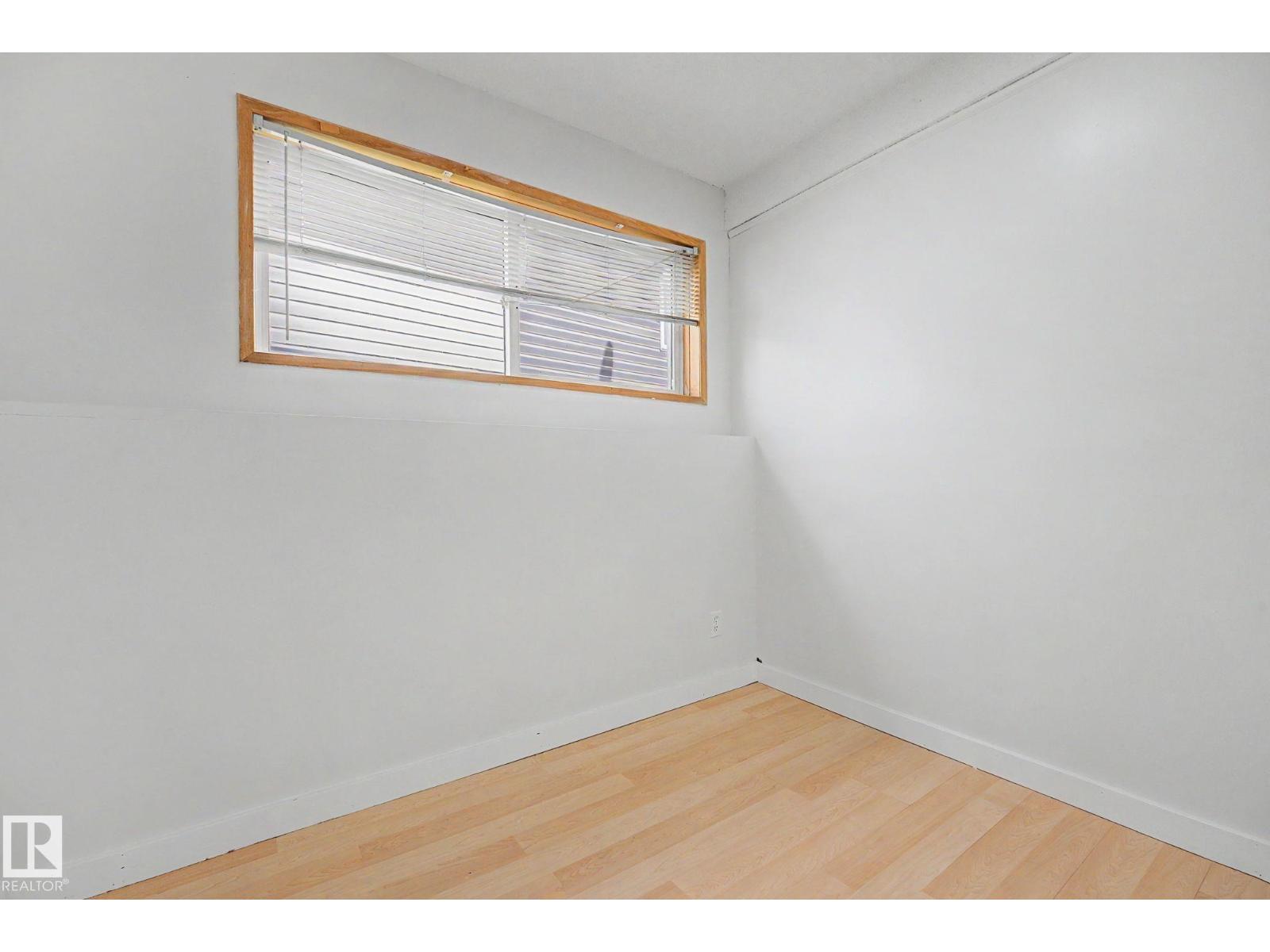 3704 39 AV NW — photo 47