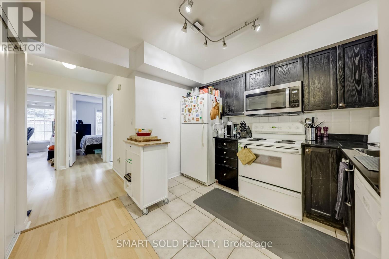 #679 3 EVERSON DRIVE - 19